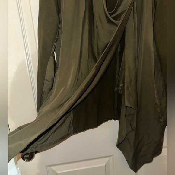 Blank NYC women’s olive green cowl draped shacket M fall contemporary office - Picture 5 of 9